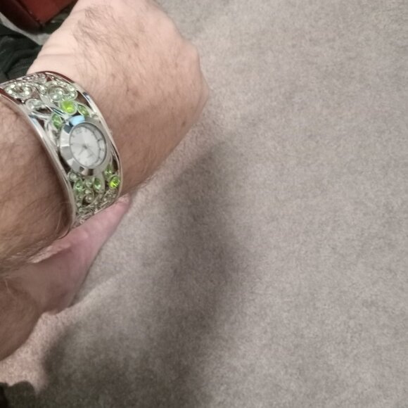 Unbranded Ladies Cuff Style Bracelet Watch - Picture 8 of 10